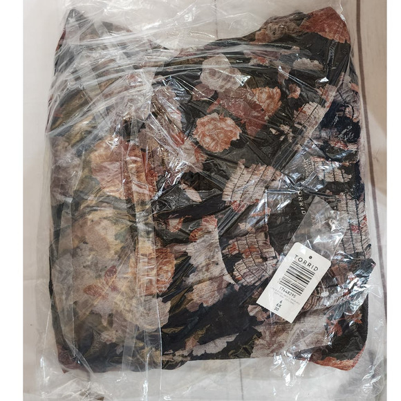 NWT Torrid Floral Midi Crinkle Gauze Mock Neck Pockets Dress Plus Size: 6X (30) - Picture 3 of 3